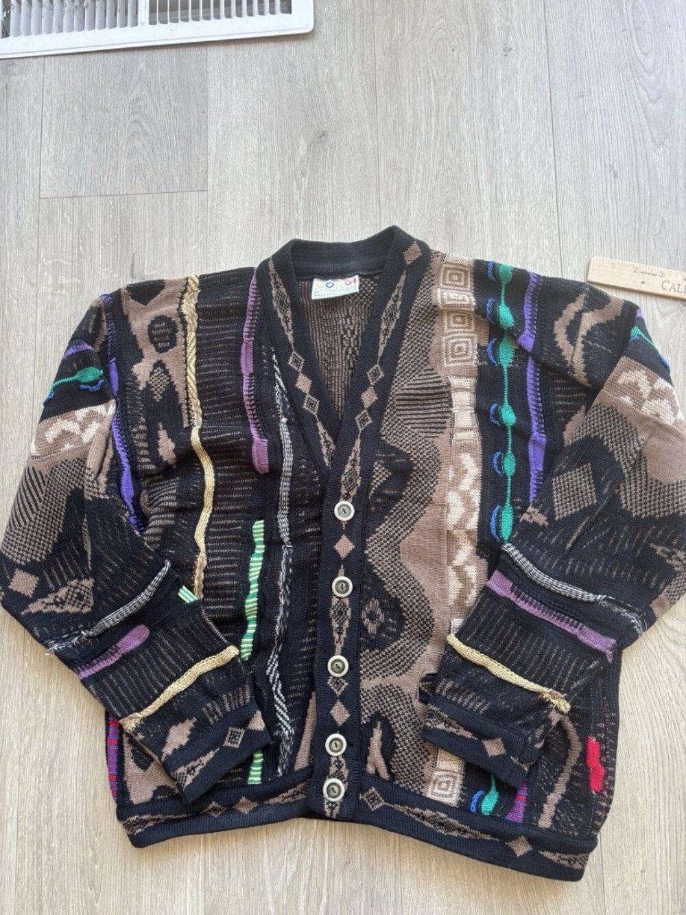 Coogi Vintage 3D Knit Sweater Print Men’s Medium M V Neck Cardigan
